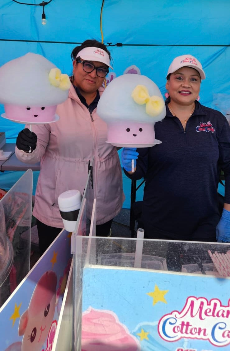 Melania Cotton Candy live cotton candy art at an El Paso event